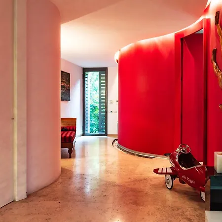 Youhosty - Exclusive Townhouse Garden And Pool Apartment *