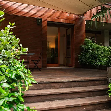 Apartamento Youhosty - Exclusive Townhouse Garden And Pool Milán