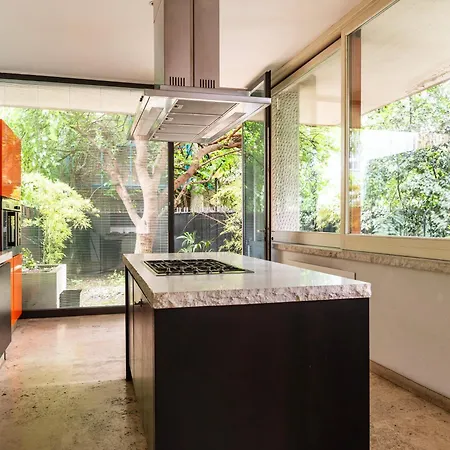 Apartment Youhosty - Exclusive Townhouse Garden And Pool