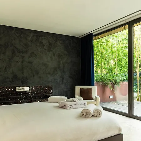 Apartment Youhosty - Exclusive Townhouse Garden And Pool