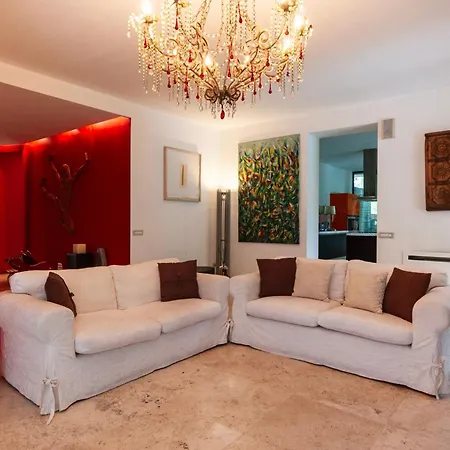 Youhosty - Exclusive Townhouse Garden And Pool Apartment *