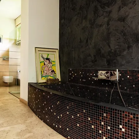Apartamento Youhosty - Exclusive Townhouse Garden And Pool Milán