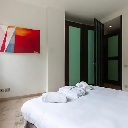 Apartment Youhosty - Exclusive Townhouse Garden And Pool *