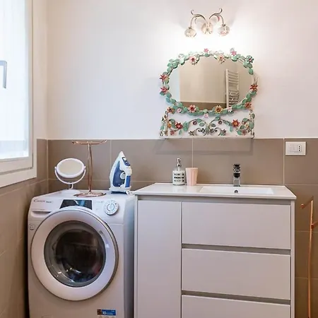 Historic Center-navigli Private Terrace 4 Pax Wifi