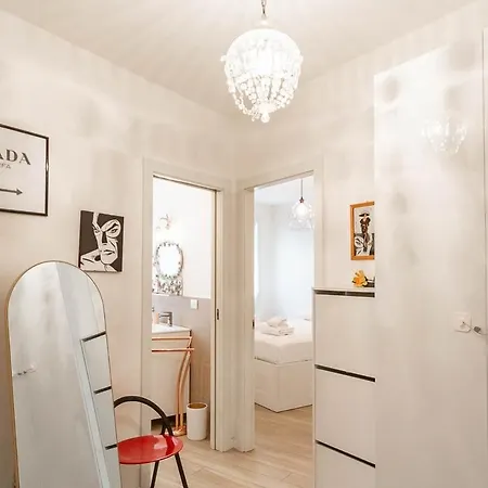 Historic Center-navigli Private Terrace 4 Pax Wifi Mediolan