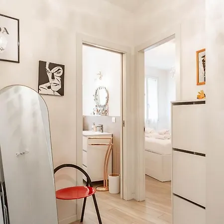 Historic Center-navigli Private Terrace 4 Pax Wifi 아파트 밀라노
