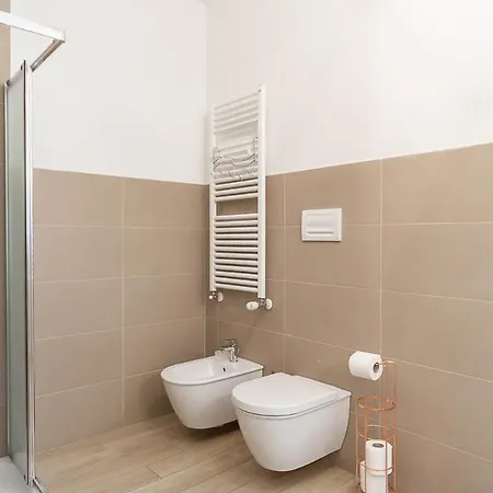Historic Center-navigli Private Terrace 4 Pax Wifi 아파트