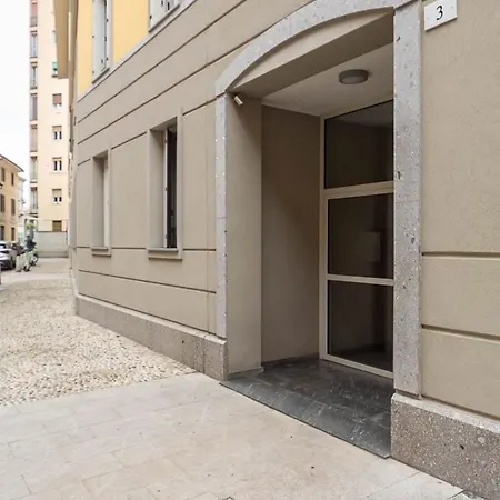 Historic Center-navigli Private Terrace 4 Pax Wifi *