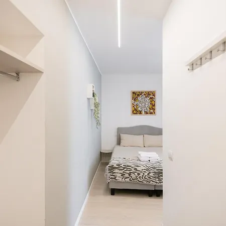 Smart 10 Minutes Duomo By Metro Apartment