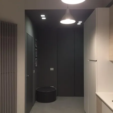 Cozy In Paolo Sarpi With Balcony Mediolan