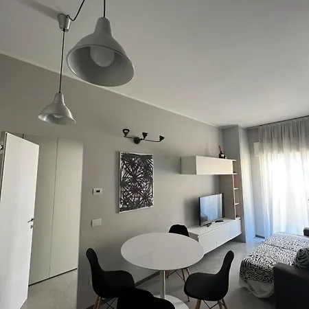 Cozy In Paolo Sarpi With Balcony * Milano