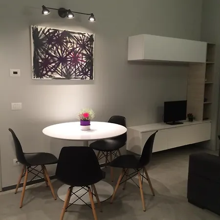 Appartamento Cozy In Paolo Sarpi With Balcony Milano