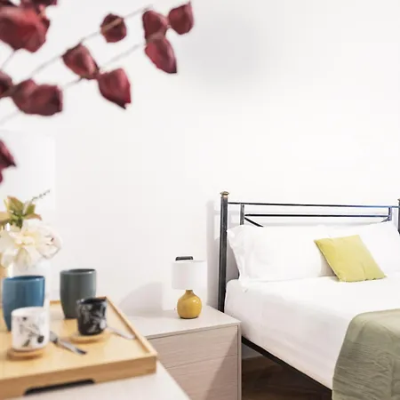 Easylife - Living Raffinato Con Vista In Solari Milano