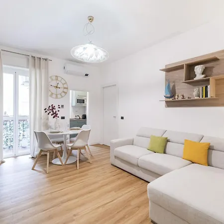 Easylife - Living Raffinato Con Vista In Solari