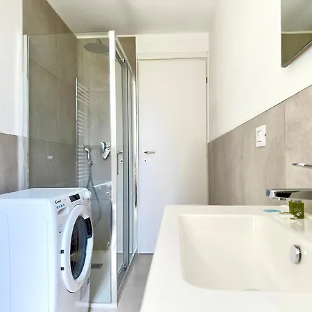 I-host - Lodi 78 * Milan