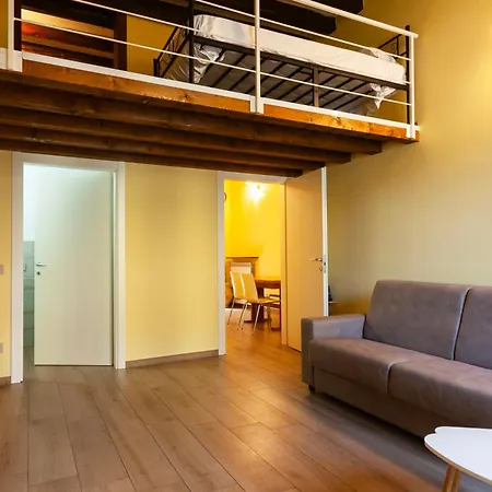 Youhosty - Nido Sui Navigli