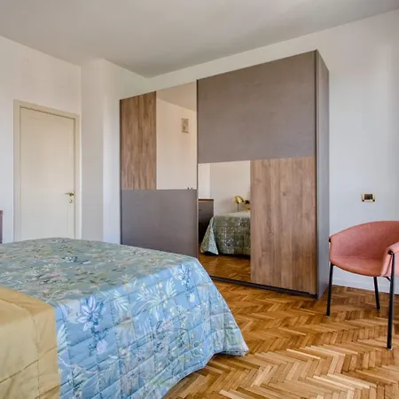 Palmanova Sixty-seven Terrace With Shower * Milánó