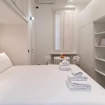 Italianway Easy - Vercellina 22 Apartament *