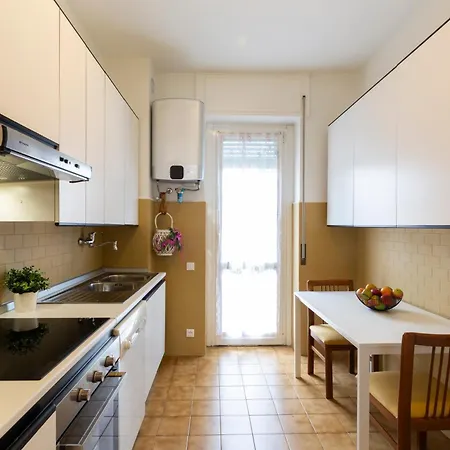 아파트 Feels Like