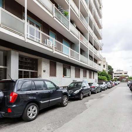 Feels Like * 밀라노