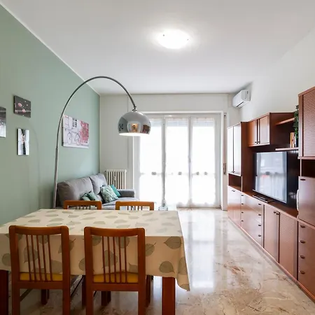 Feels Like Apartment *