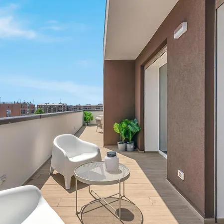 Airy With Balcony & Garage By Ndp Rent