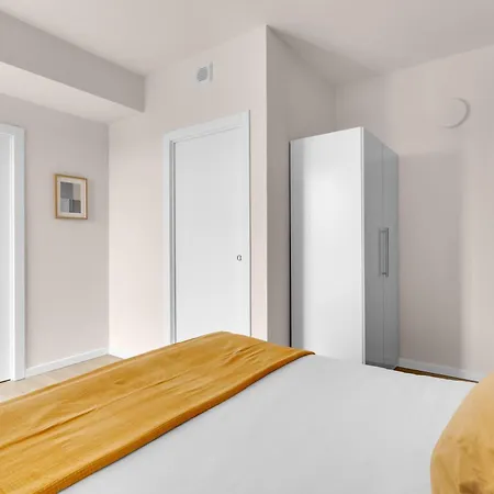 Airy With Balcony & Garage By Ndp Rent *