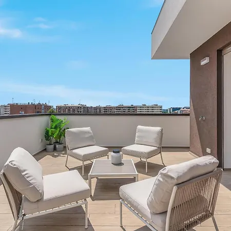 Airy With Balcony & Garage By Ndp Rent Апартаменты *