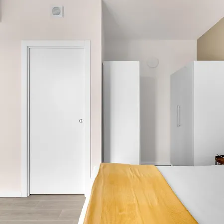 Airy With Balcony & Garage By Ndp Rent *