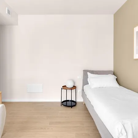 Apartamento Airy With Balcony & Garage By Ndp Rent