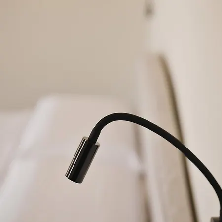 Hostmate - - Doria's Light - Stazione Apartman *