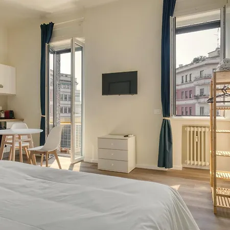 Hostmate - - Doria's Light - Stazione *