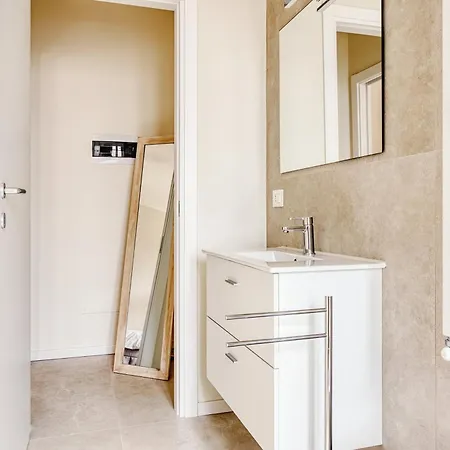 Hostmate - - Doria's Light - Stazione * Milão