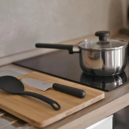 Hostmate - - Doria's Light - Stazione Apartman Milánó