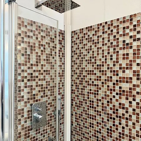 Apartamento Lr Deluxe - Savoia 3 - Repubblica