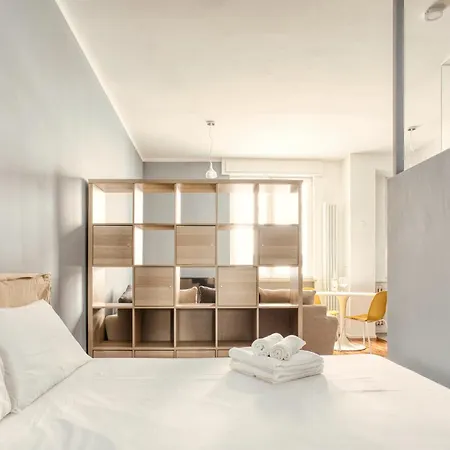 Night & Corso Sempione Апартаменты *