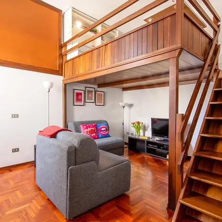 Guesthost - Charming 7 Stops From Duomo Μιλάνο