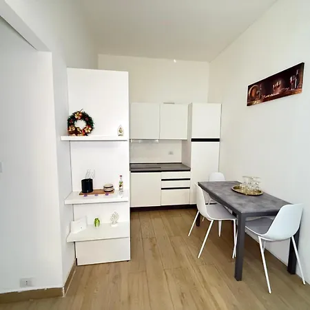 Stardust Padre Giuliani Appartement Milan