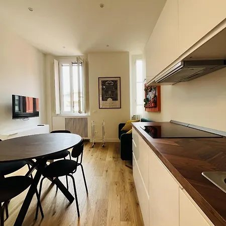 Correggio 12 מילאנו