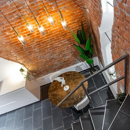 Youhosty - Design Isola