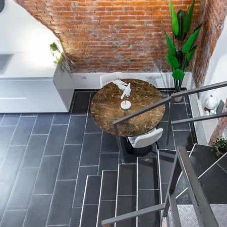 Апартаменты Youhosty - Design Isola *