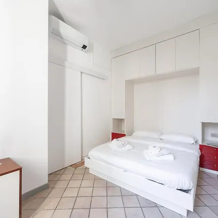 Sunny With Terrace In Center By Rentopolis * Milano