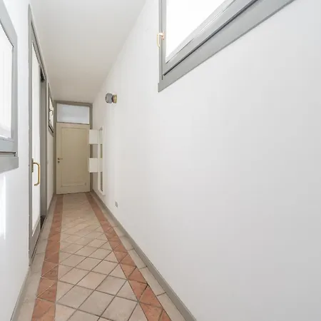 Sunny With Terrace In Center By Rentopolis