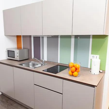 & Urban Padel 4* Mediolan