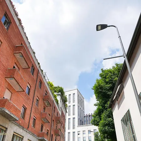 Daverio Business House * Milan