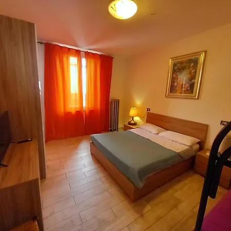 3 Station Free Parking * Milan