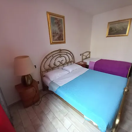 3 Station Free Parking *