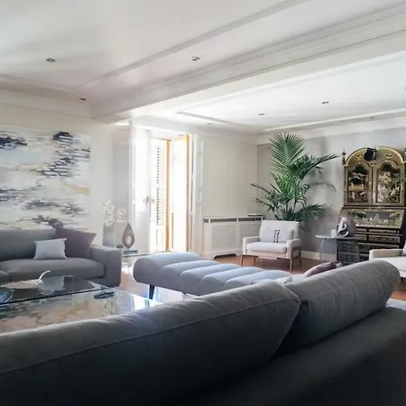 Apartment Moderno Nel Centro Della Citta Di *