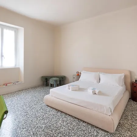 Newly Renovated Two-room Milán
