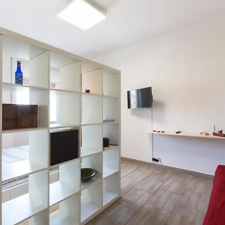 Cozy In Front Of Naviglio Grande *